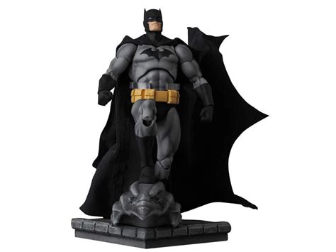 Batman: Hush No. 126 Batman (Black Ver.) By Mafex