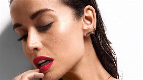 Mickey Contractor’s masterclass in sexy summer make-up | Vogue India