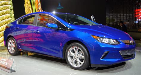 File:2016 Chevrolet Volt NAIAS 2015 trimmed.jpg - Wikimedia Commons
