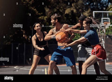 Playing Basketball 的图像结果