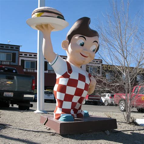 Random Bob's Big Boy Statue in Tonopah, NV (4 Photos)