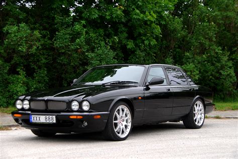 File:Jaguar xjr 100.jpg