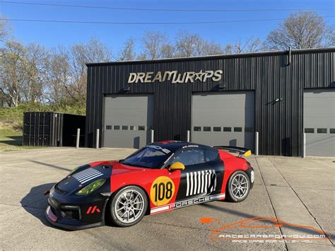 Porsche 981 Cayman GT4 Clubsport MR - Race Cars For You