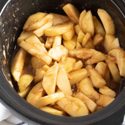 Slow Cooker Stewed Apples Recipe - Effortless Foodie