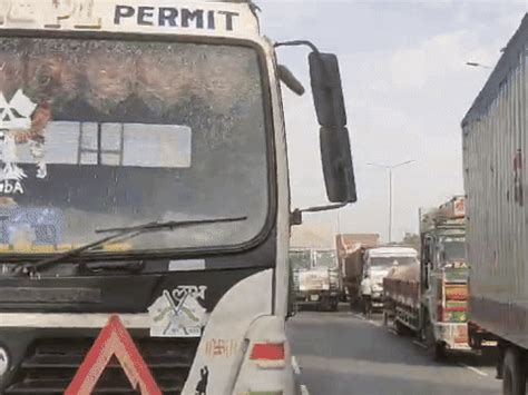 Stone pelting on Udaipur highway leaves several vehicles damaged: Truck ...