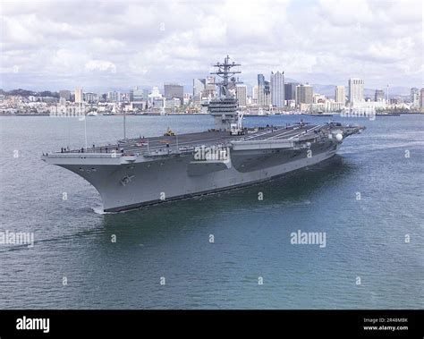 US Navy USS Nimitz (CVN 68 Stock Photo - Alamy
