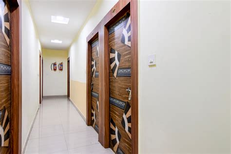 Book Super Hotel O Beleghata Formerly Santoshi Banquet And Marriage ...