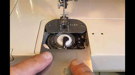How to Thread Bobbin On Old Singer Machine 的图像结果