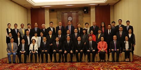 何靖陪同香港工联会访京团拜访国务院港澳办和中华全国总工会