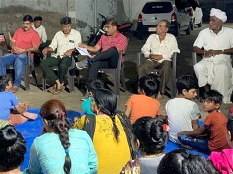 Residents of various societies of Ward No. 5 of Patan presented to the ...