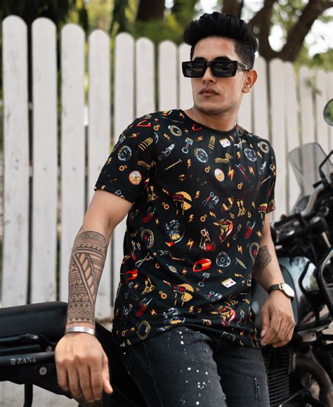 Moto Sketch T-Shirt – WANDERLOOMS