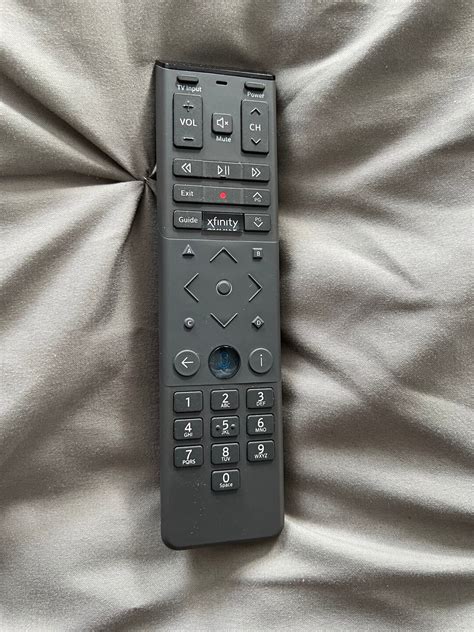 XR15 V2 UQ Wedge Gray Voice Remote Control X1 Comcast Xfinity - Brand ...
