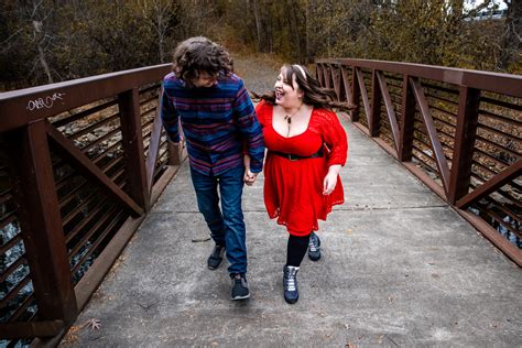 Boom Island engagement - Minneapolis Wedding Photographers