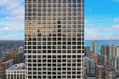 1030 N State St 38J, Chicago, IL 60610 | Zillow Media Experts