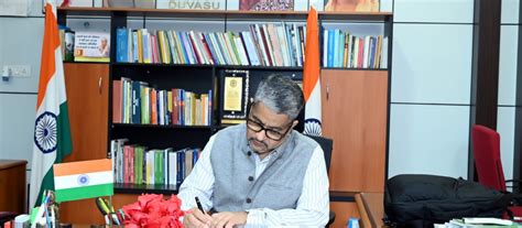 Hon’ble Dr Abhijit Mitra has joined as Vice Chancellor of DUVASU ...