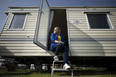 English town sends message to Putin, Ukrainian refugees