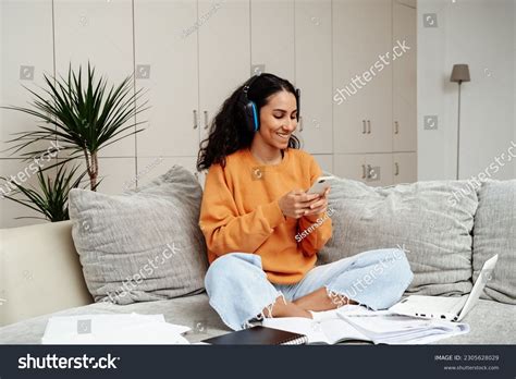 645 Arab Teenager Write Images, Stock Photos & Vectors | Shutterstock