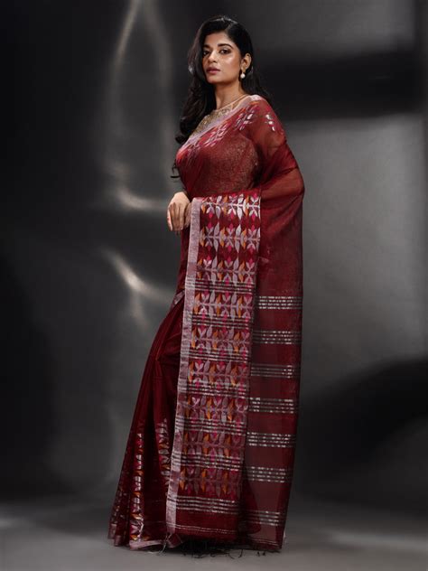 Maroon Cotton Blend Handwoven Saree With Nakshi Border – arhi.in
