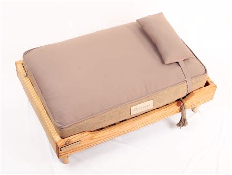 Medium Dog Bed – Nivaasya