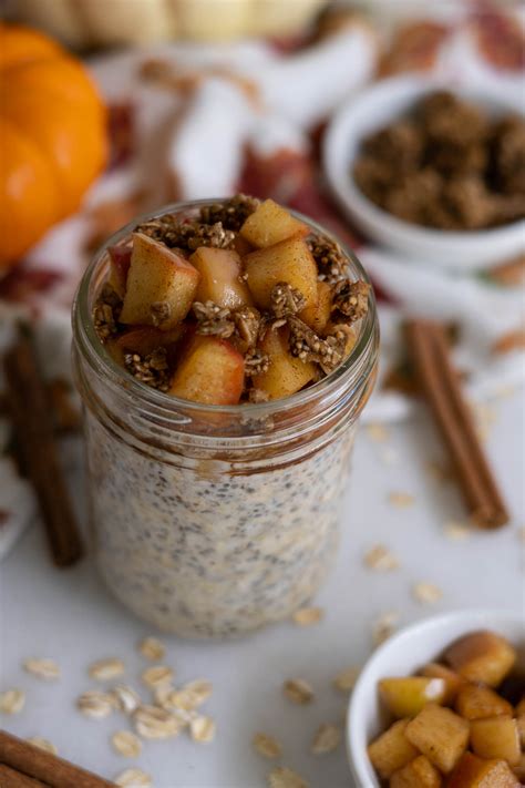 Vegan Apple Pie Overnight Oats for Cozy Mornings
