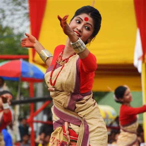 Cultural Dance Performance | LBB, Delhi