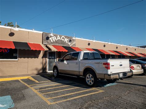 Tracks Restaurant