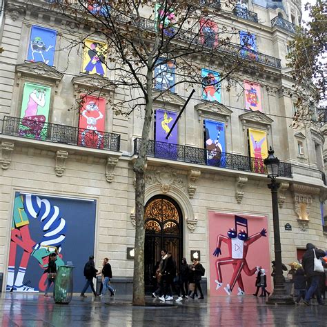 Apple Store Installation 的图像结果