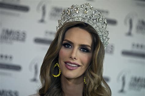 Miss Universo España quiere ser referente para menores trans | AP News