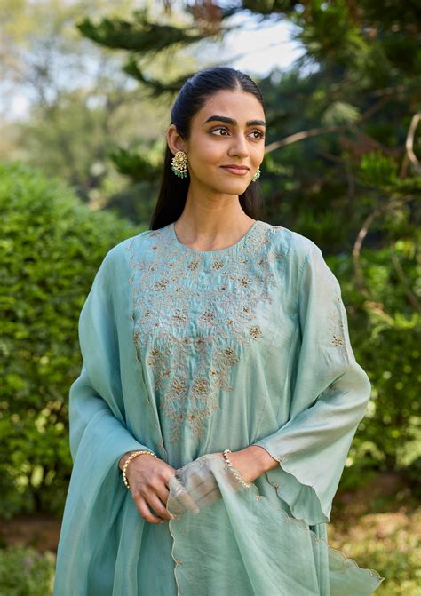 Teal Blue Floral Embroidered Kurta Set – Andaaz by Jyoti Dhawan
