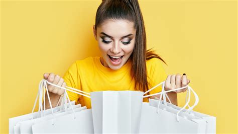 Eye Twitching Meaning : For Male And Female In Astrology | Herzindagi