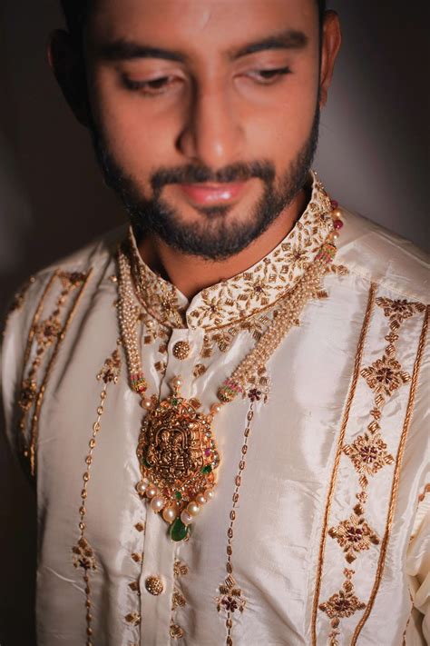 Hilo Design Buy Mens World white Pattu Set – HILO DESIGN