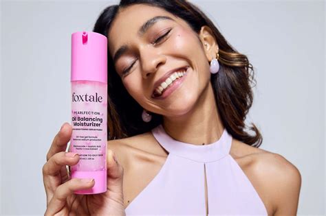 How to Get Naturally Glowing Skin: Daily Routine
