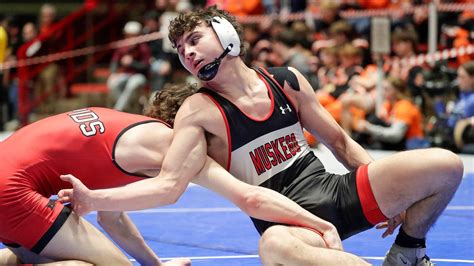 Muskego reaches semifinals at WIAA state team wrestling