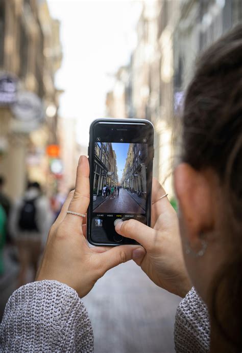 Technology 4K Wallpaper for Laptop 的图像结果