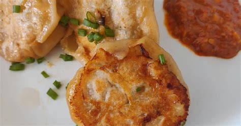Prawn Potstickers with Chilli Garlic sauce Recipe by Shyamini Pillai ...