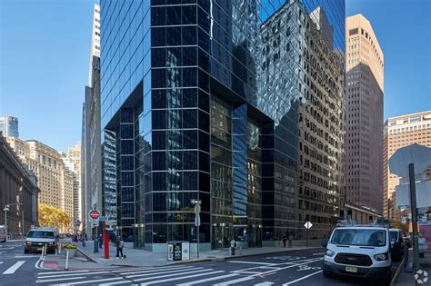 33 Whitehall St, New York, NY 10004 - Broad Financial Center | LoopNet