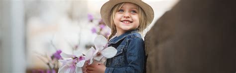 Download wallpaper flowers, smile, girl, section mood in resolution ...