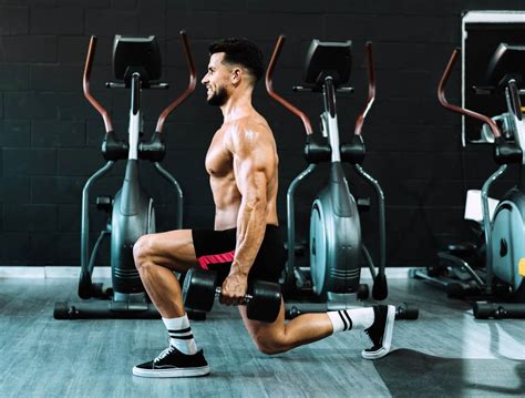 The 7 Best Dumbbell Squat Variations for Stronger, More Muscular Legs ...