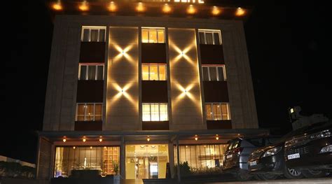 MAREEDU RESIDENCY (Gannavaram) - Specialty Hotel Reviews & Photos ...