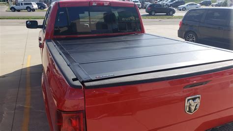 Leer HF 650M - Hard Quad-Fold Tonneau Cover - 650137