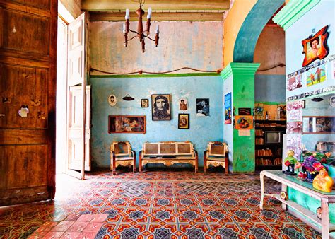 Photographing the disappearing homes of Castro's Cuba | Décor cubain, La havane, Cuba