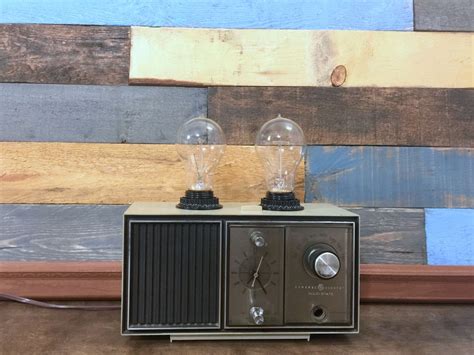 Vintage Radio Lamp, Antique Radio, Table Lamp, Desk Lamp, Upcycled ...