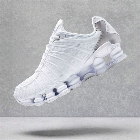 Unisex Reflective Black And White Casual Sneakers With 12 Springs ...