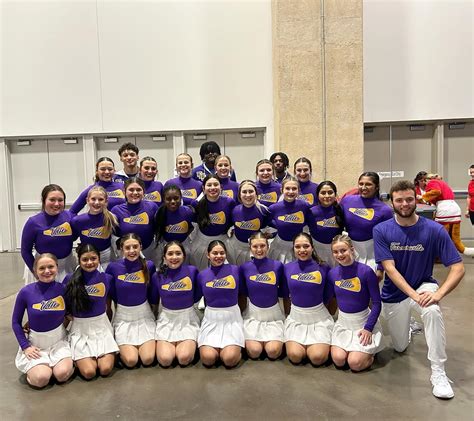 Farmersville High School Cheerleaders Come Out on Top! | Farmersville ISD