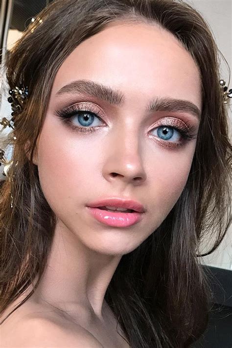 bridesmaid makeup blue eyes