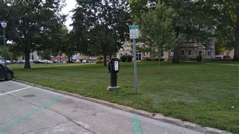 Centerville Square Northeast | Centerville, IA | EV Station
