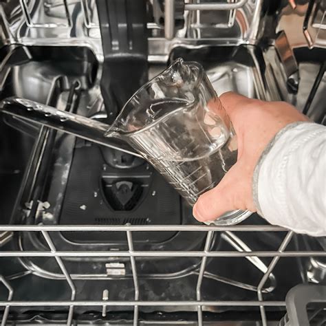 How to Clean a Dishwasher with Vinegar - Clean Mama
