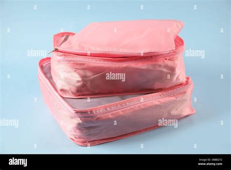Packing Clothes in Cubes 的图像结果