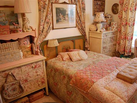 Tips and Ideas for Decorating a Bedroom in Vintage Style