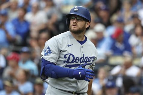 Dodgers' Max Muncy Placed on IL, Out 6 Weeks with Knee Injury Diagnosed ...
